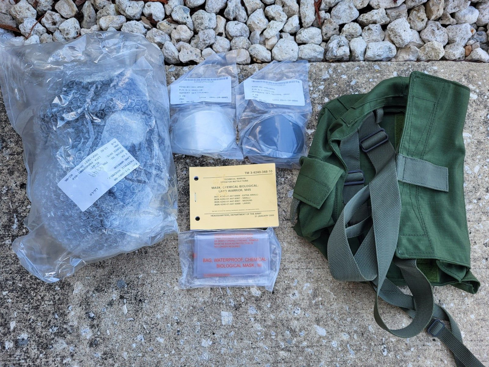 USA Extremely Rare New M45 Land Warrior Large Gas Mask CBR NBC Kit M 45