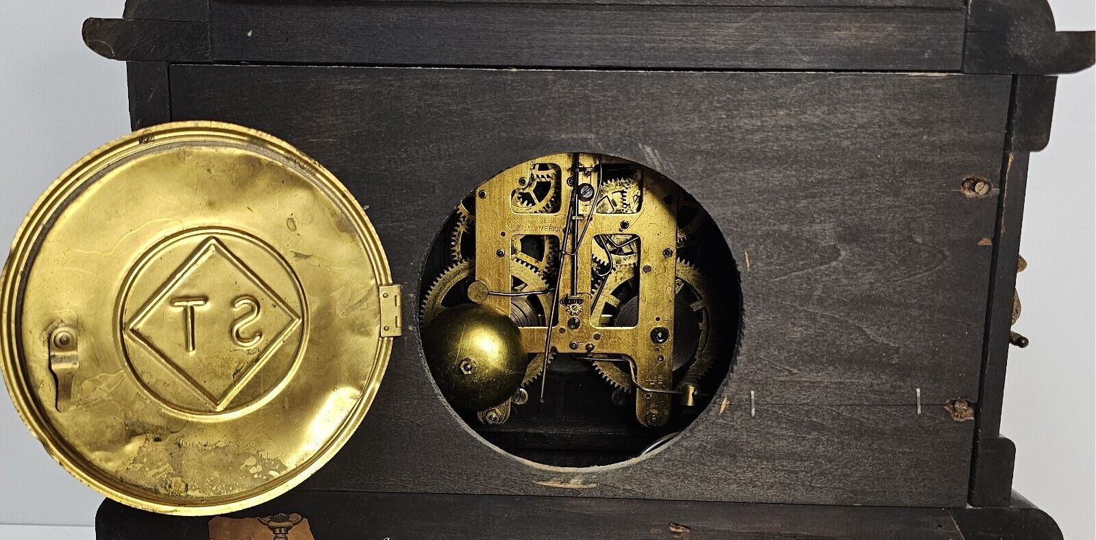 Seth Thomas Vintage Antique 1882 Adamantine 4 Column Mantle Clock has key chime