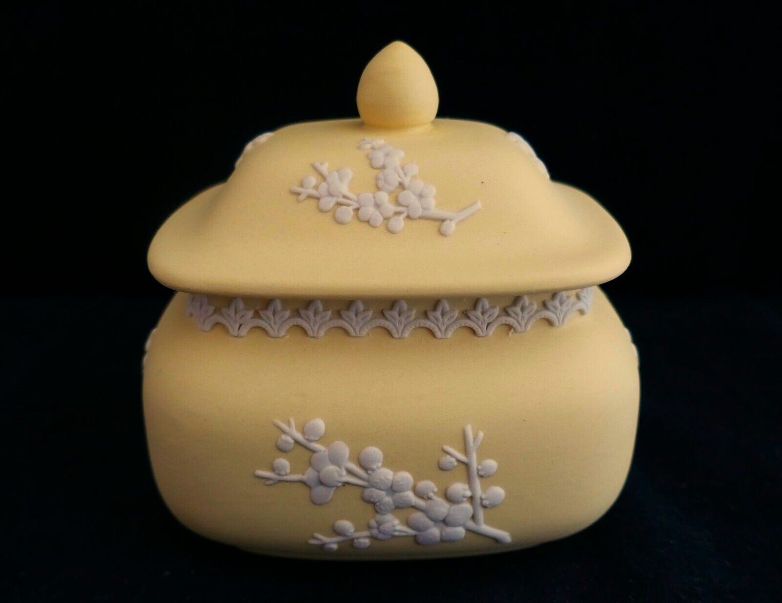 Wedgwood Yellow Jasperware Primrose Pagoda Trinket Box Prunus Blossom Design