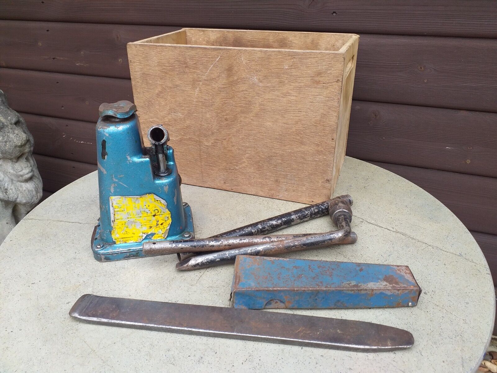vintage classic car jack and tools with box as pictured