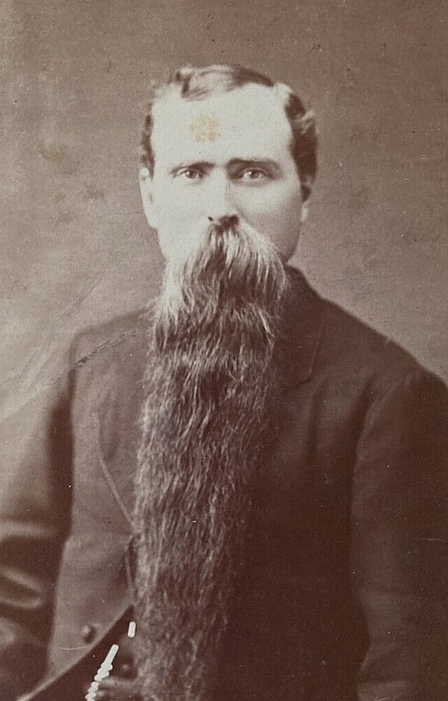 ORIGINAL - MAN WITH VERY LONG BEARD 1881 ID'd PHOTO CABINET PHOTO