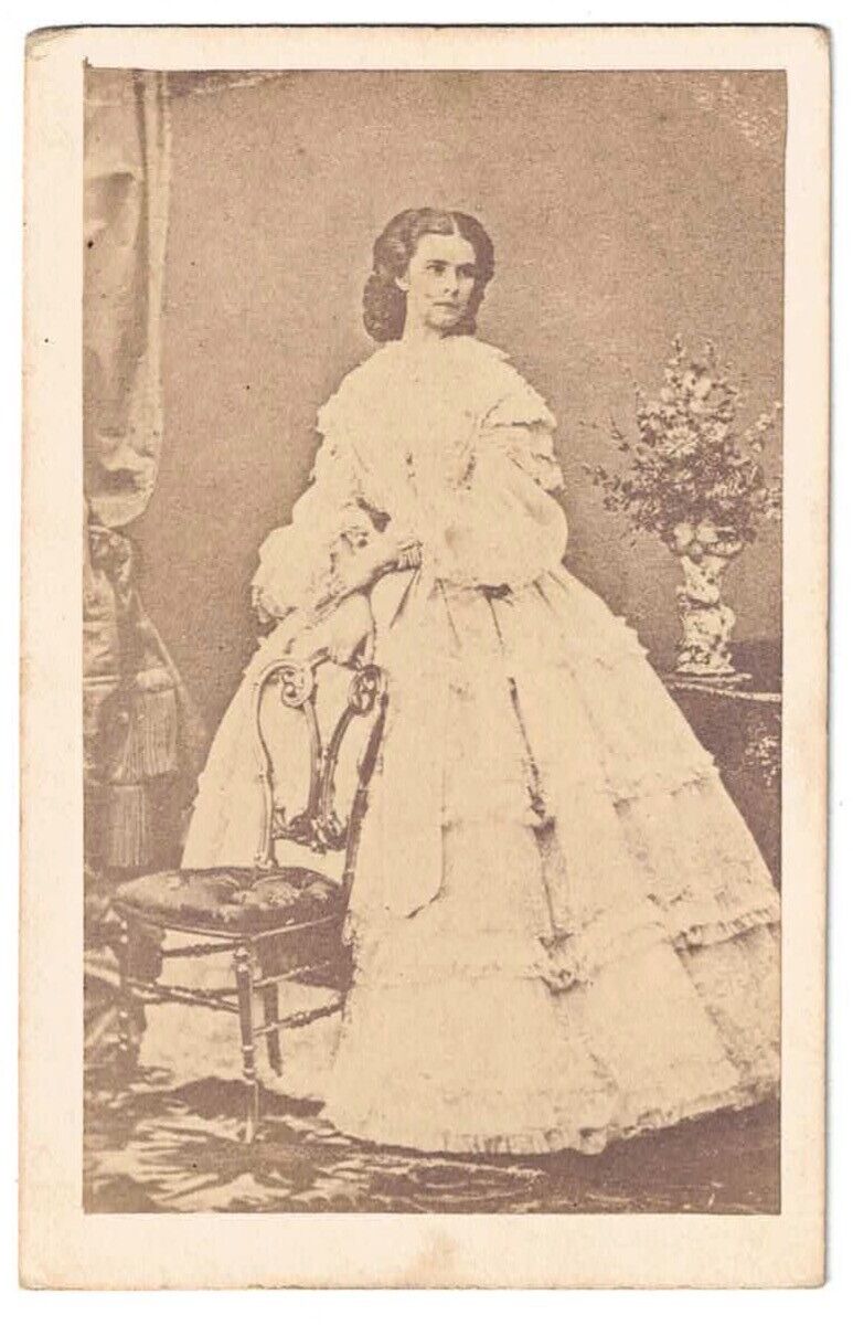 ROYALTY CDV PHOTO, SISSI, EMPRESS ELISABETH OF AUSTRIA, 1860s, FAMOUS BEAUTY