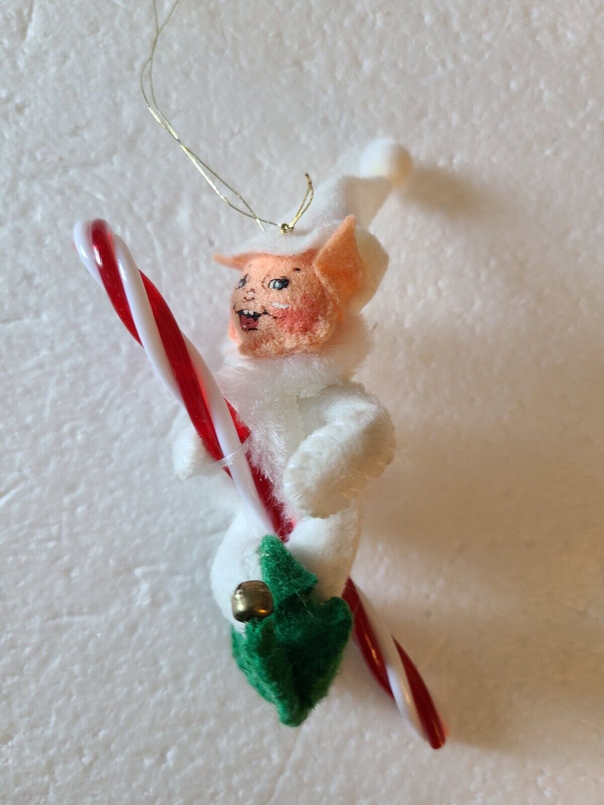 ANNALEE CHRISTMAS ORNAMENT WHITE ELF HANGING ON PLASTIC CANDY CANE 2007