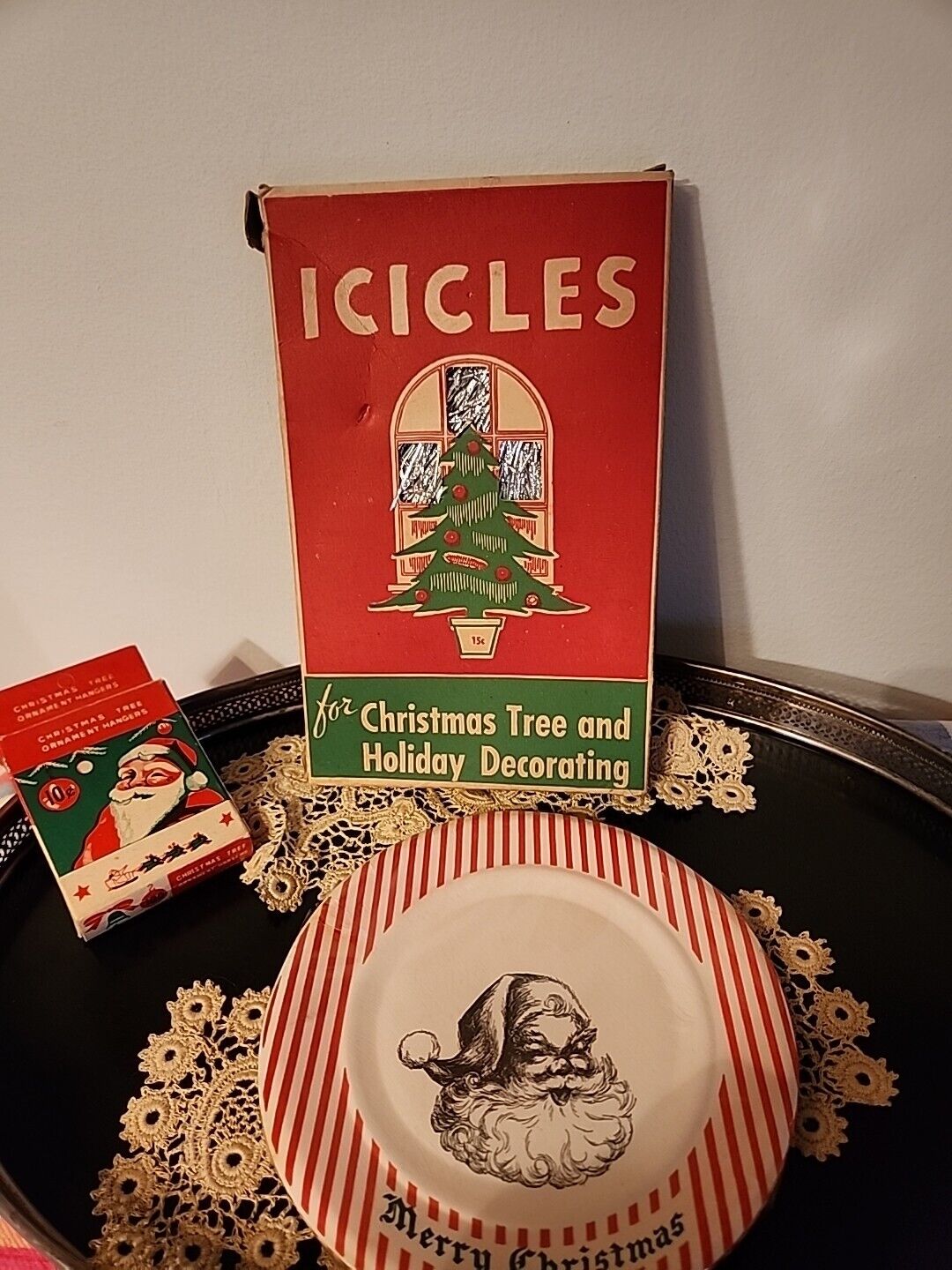 Vintage Christmas Tree Ornament Hook Hangers  Icicles,10 Santa Plates   Lot Of 3