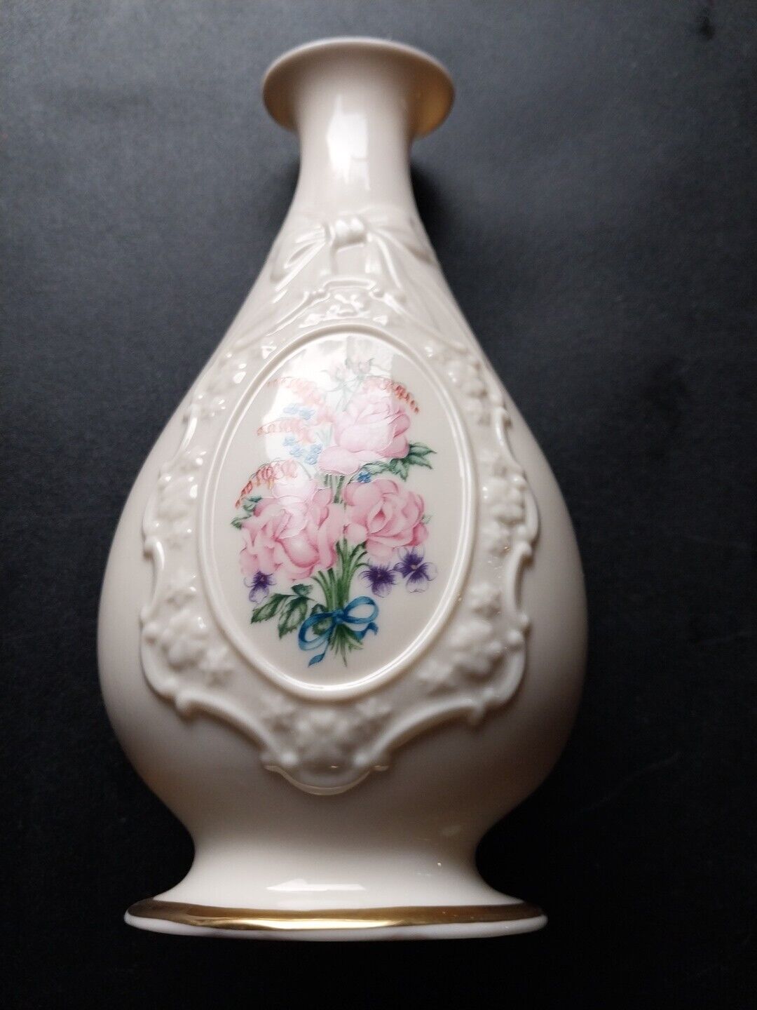 Vintage 1990’s  Lenox Collectibles Vase “The Flowers Of Love Vase “