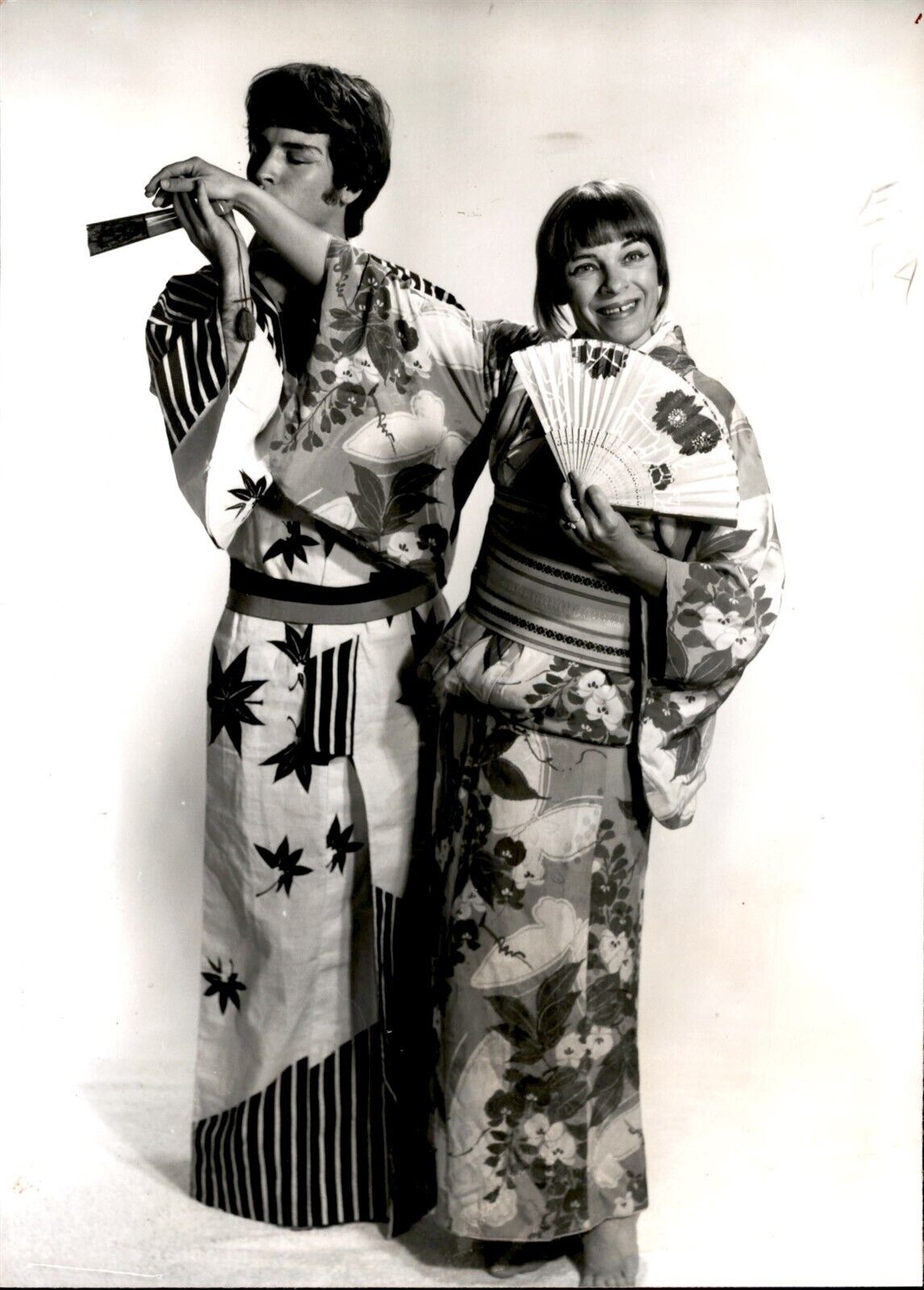 LD287 1978 Original Photo GILBERT & SULLIVAN SOCIETY The Mikado Actors Costumes