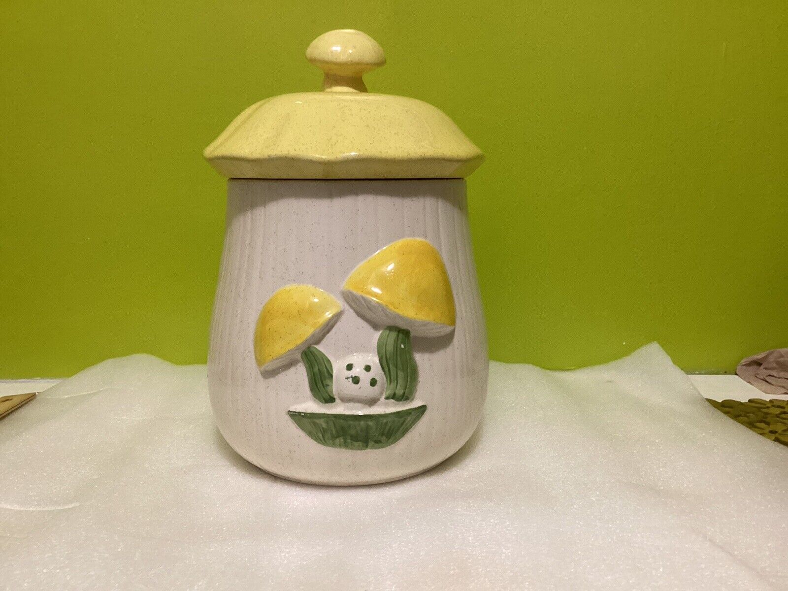 1970s CERAMIC MASHROOM CANISTER/ COOKIE JAR. WITH LID ( Yellow/green/ White)