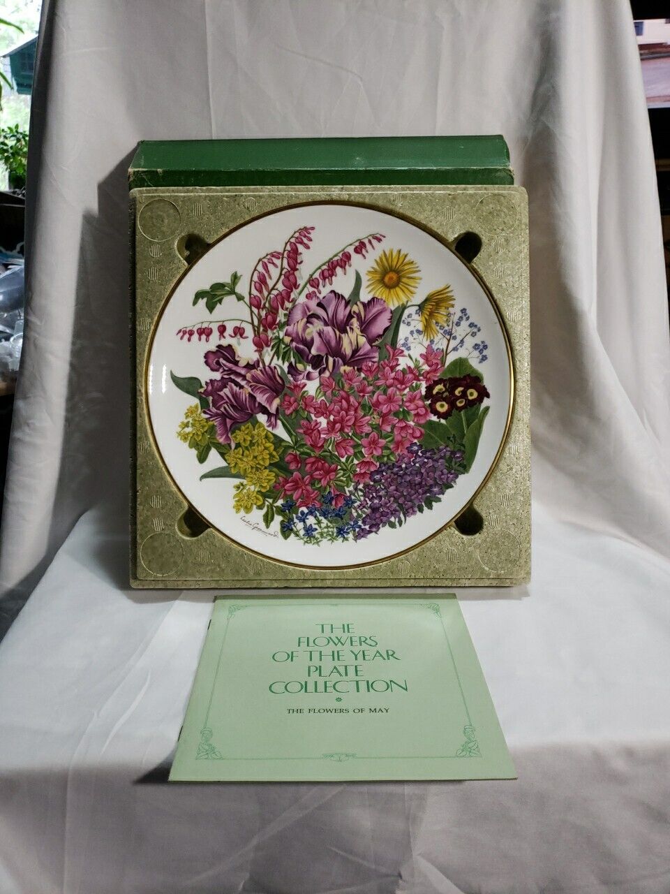 Wedgwood Franklin 1977 Porcelain Flowers of the Year Plate May 11.5” Excellent