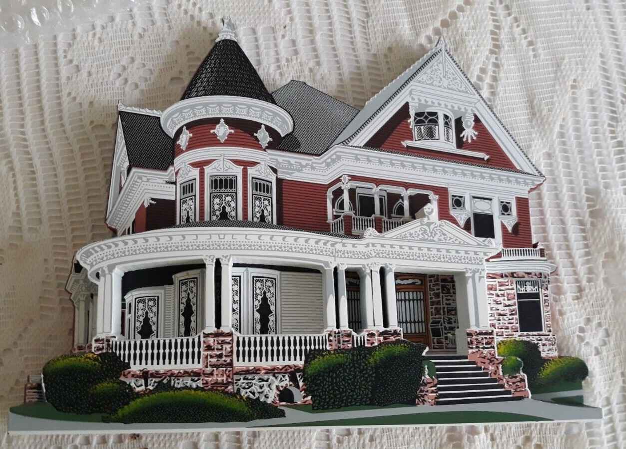 Shelia\'s Collectibles Morris Tuttle Mansion Watsonville CA Boxed Signed Preowned