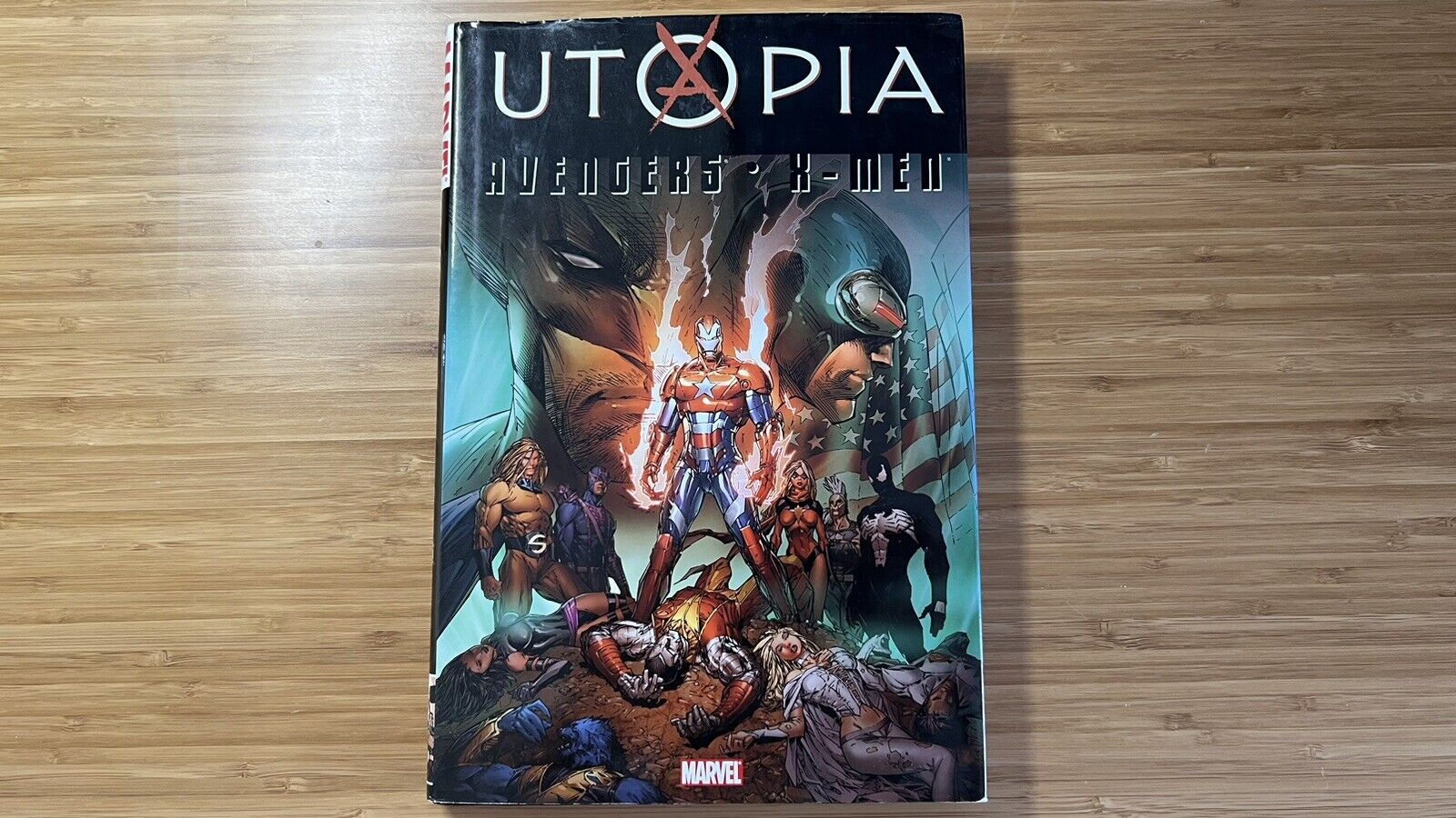 Avengers / X-Men Utopia Marvel Graphic Novel TPB 2011 MCU Dark X-Men