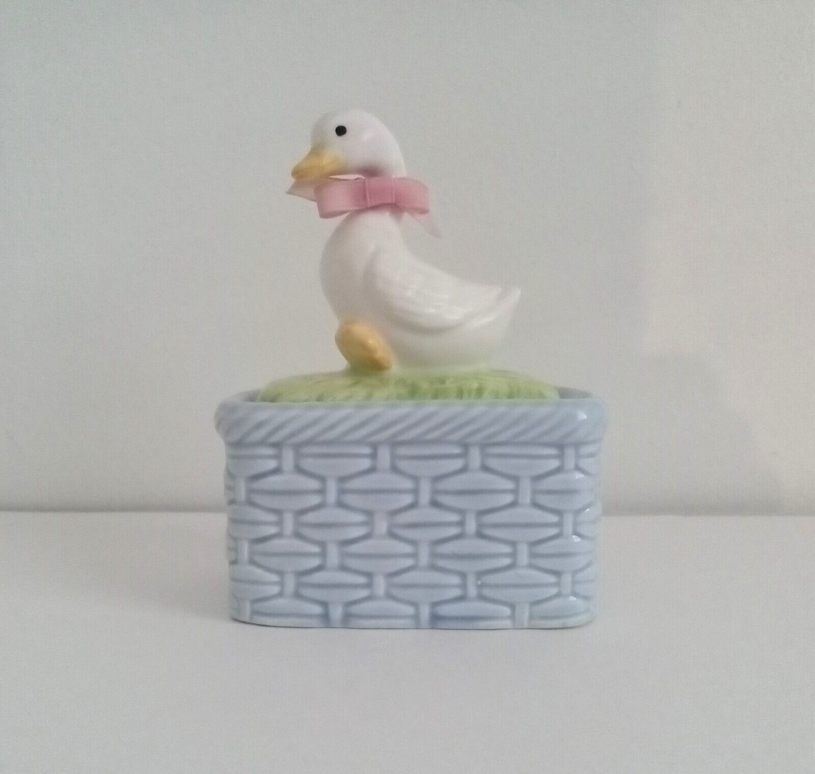 Takahashi White Duck Trinket Box Porcelain Blue Basket VTG 5 In Tall    PLZ READ