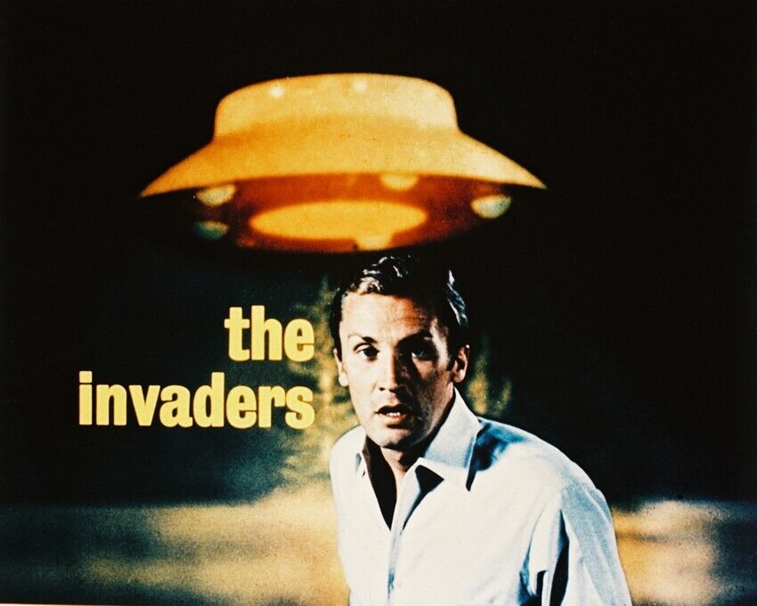 Roy Thinnes Classic With Ufo and Logo The Invaders TV 8x10 inch Photo