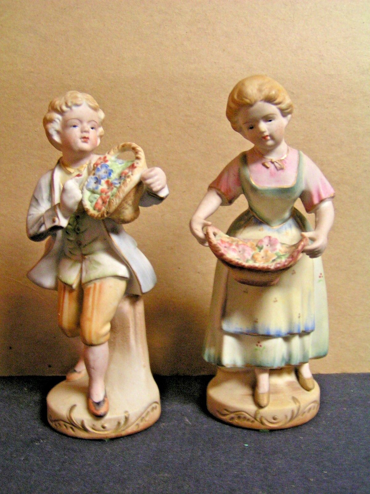 VICTORIAN PORCELAIN  BOY AND GIRL HOLDING BASKETS FIGURINES  MINT 