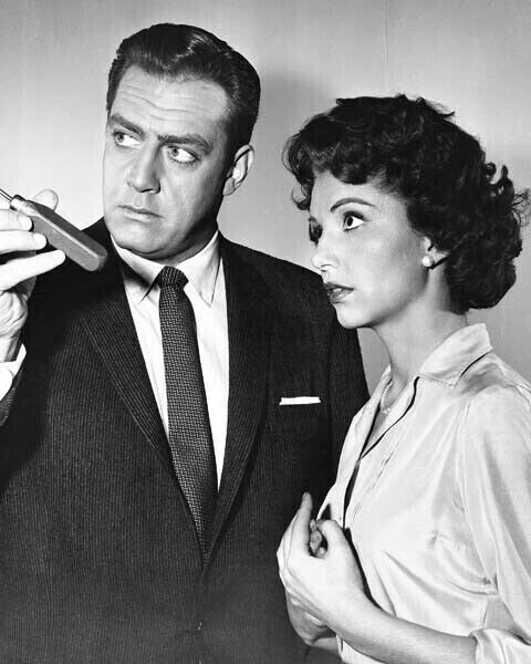 Perry Mason 1960\'s TV series Raymond Burr & Barbara Hale 24x36 Poster