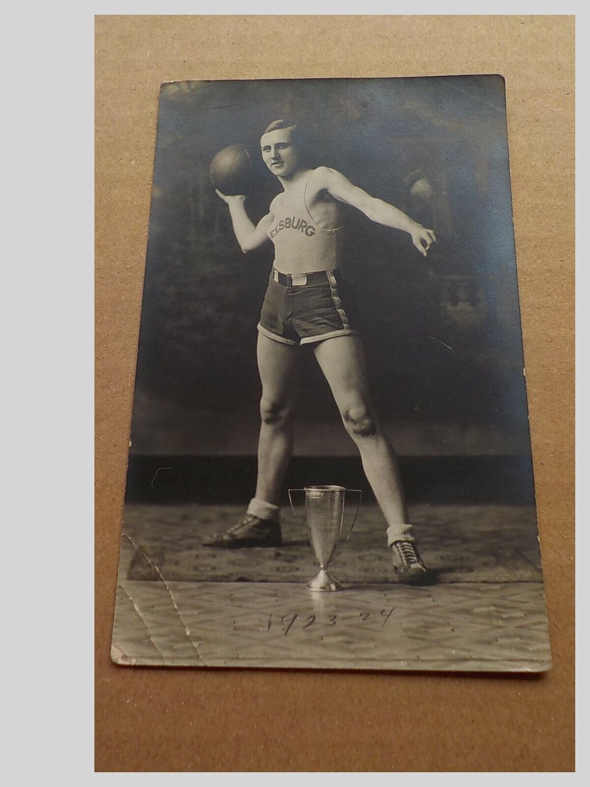 VINTAGE 1923-24  INDIANA LEESBURG REAL PHOTO  BASKETBALL PLAYER