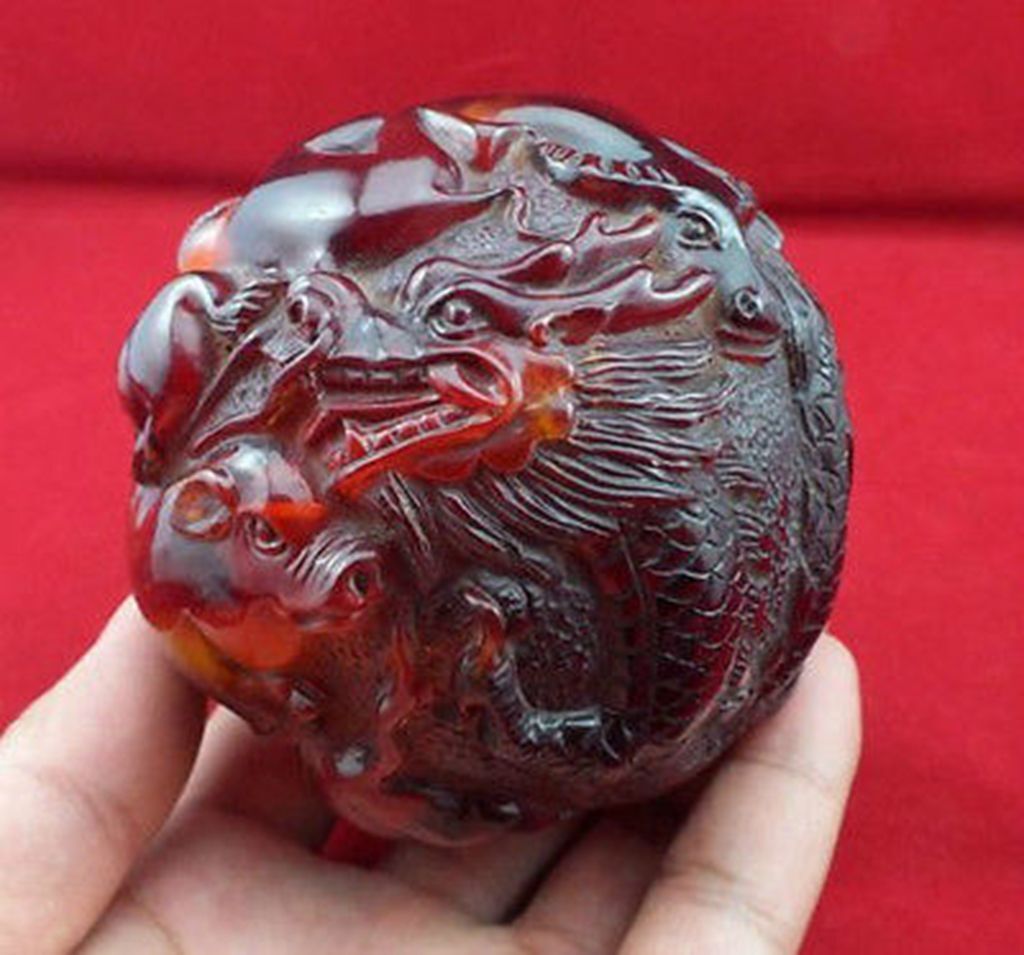 Chinese rare amber Carving Dragon Chinese 12 Zodiac statue dragon Ball
