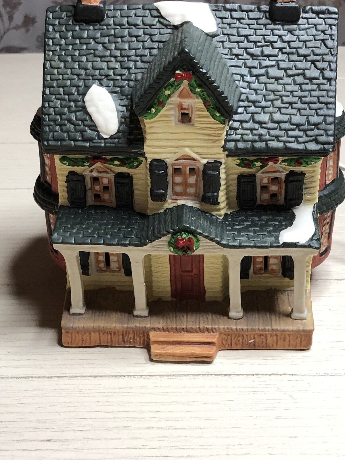 Vintage 1994 Dickens Collectibles Towne Series Light Up Porcelain House W/ Box