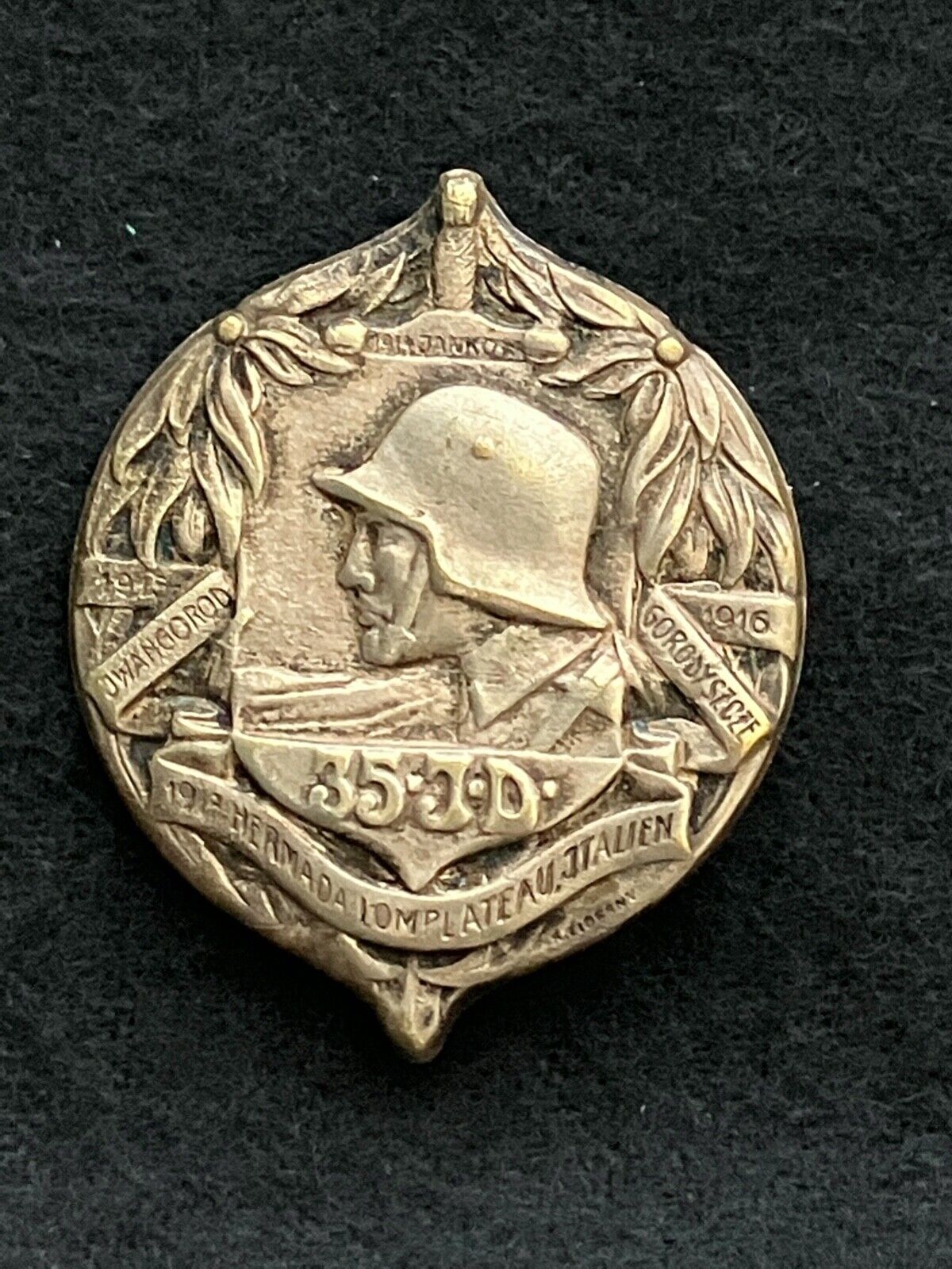 Kappenabzeichen 35 Infantry Division. WWI Austrian Cap Badge 1914 1915 1916 1917