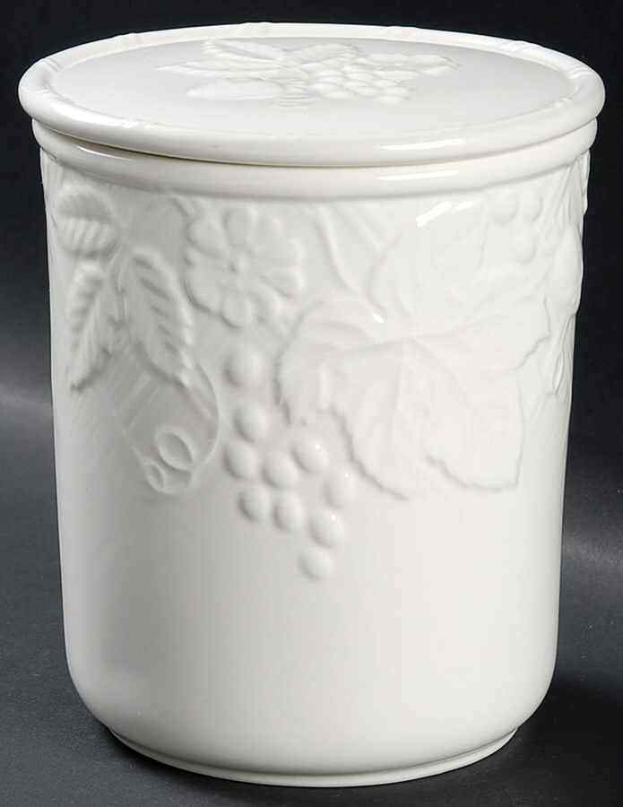 Mikasa English Countryside White Medium Canister & Lid 1184538