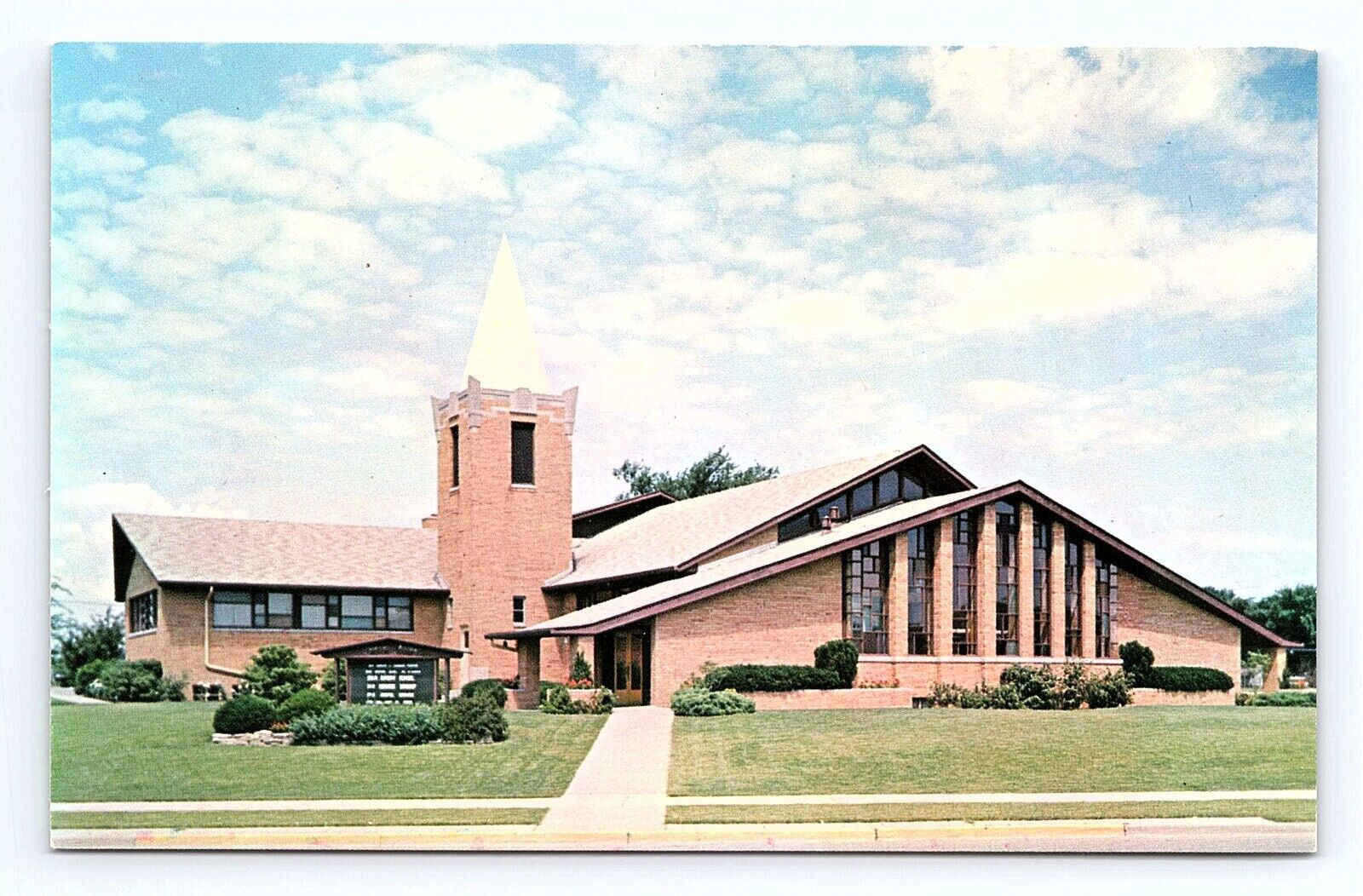 1961 Colonial Villiage Baptist Church Lansing Michigan Chrome Postcard Unposted