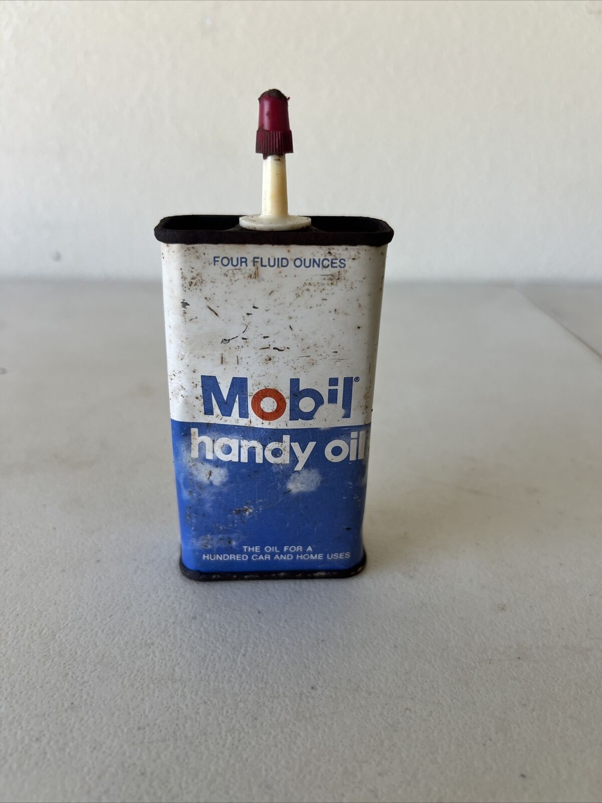 VINTAGE MOBIL HANDY OIL CAN 4oz. NOS, Full can