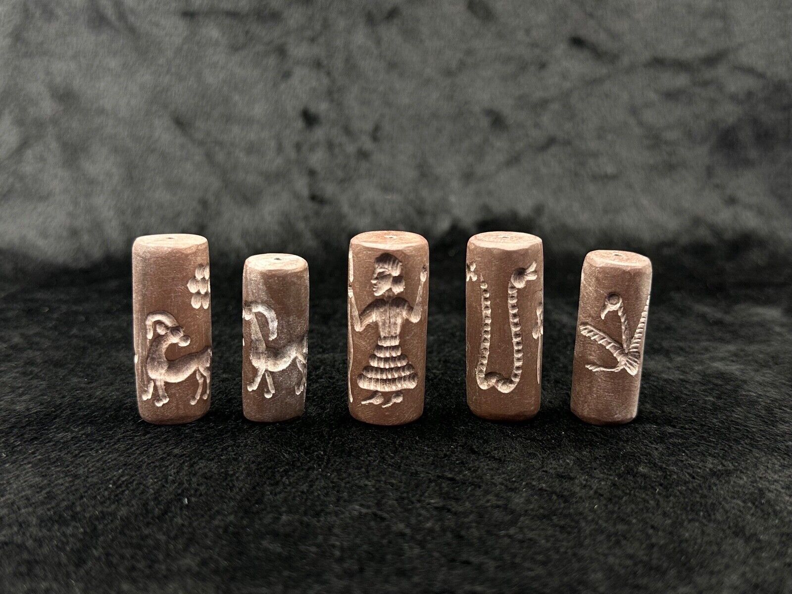Beautiful 5 Pieces Lot Ancient Near Eastern Genuine Stone Cylinder Seals Beads
