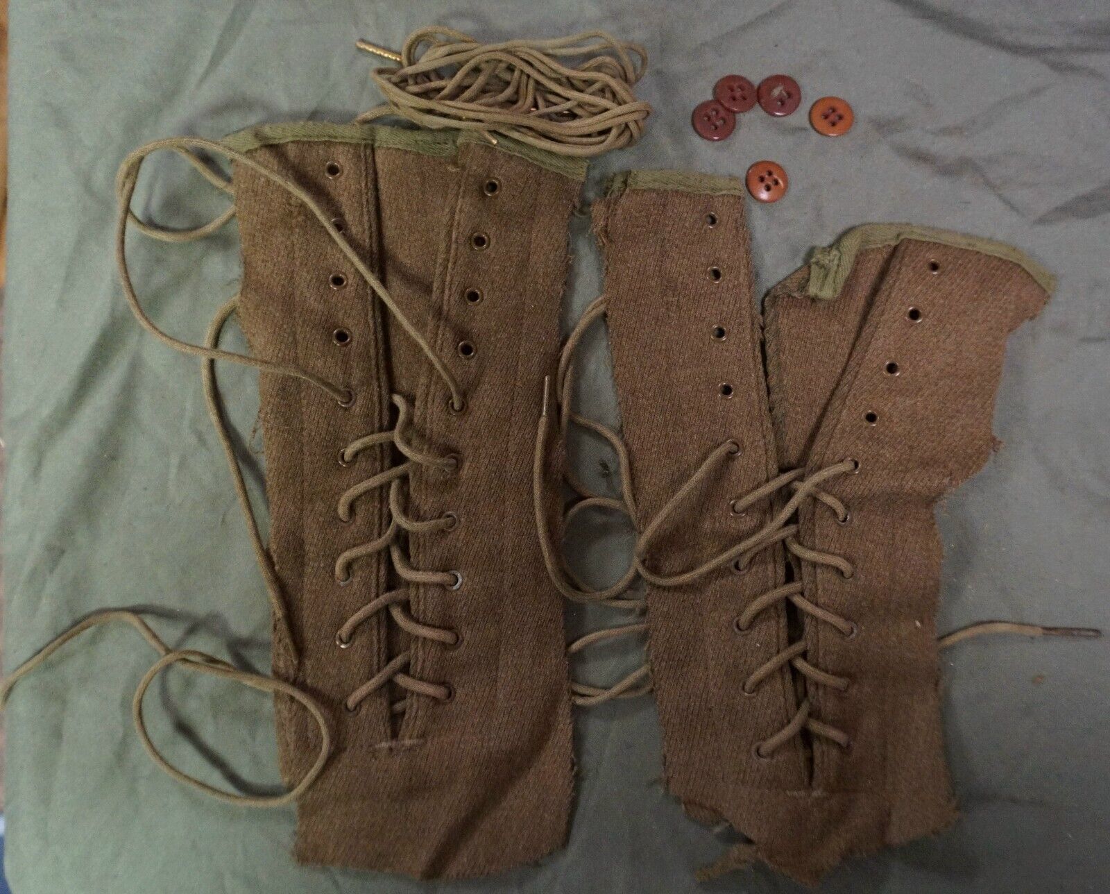 Original WWI U.S. Army pair wool leggings (Loc box bottom of rack)