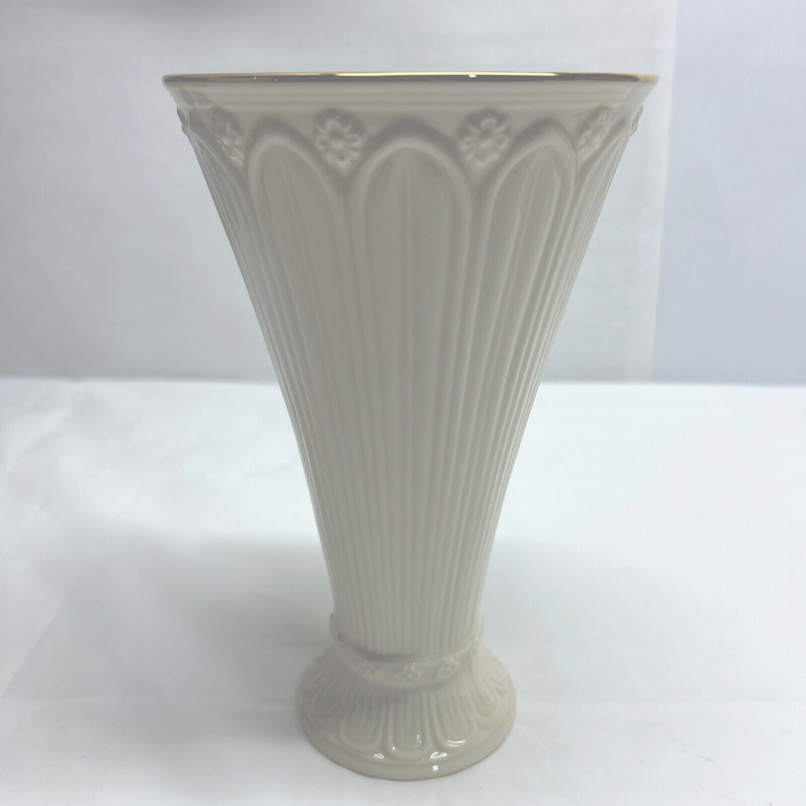 Lenox Porcelain Vase with 24K Gold Trim - 9 inches tall