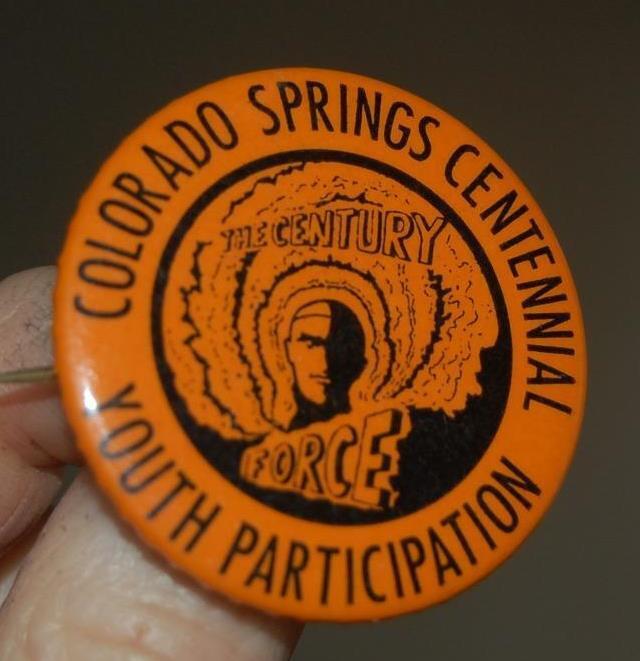VINTAGE COLORADO SPRINGS CENTENNIAL YOUTH PARTICIPATION CENTURY PIN PINBACK