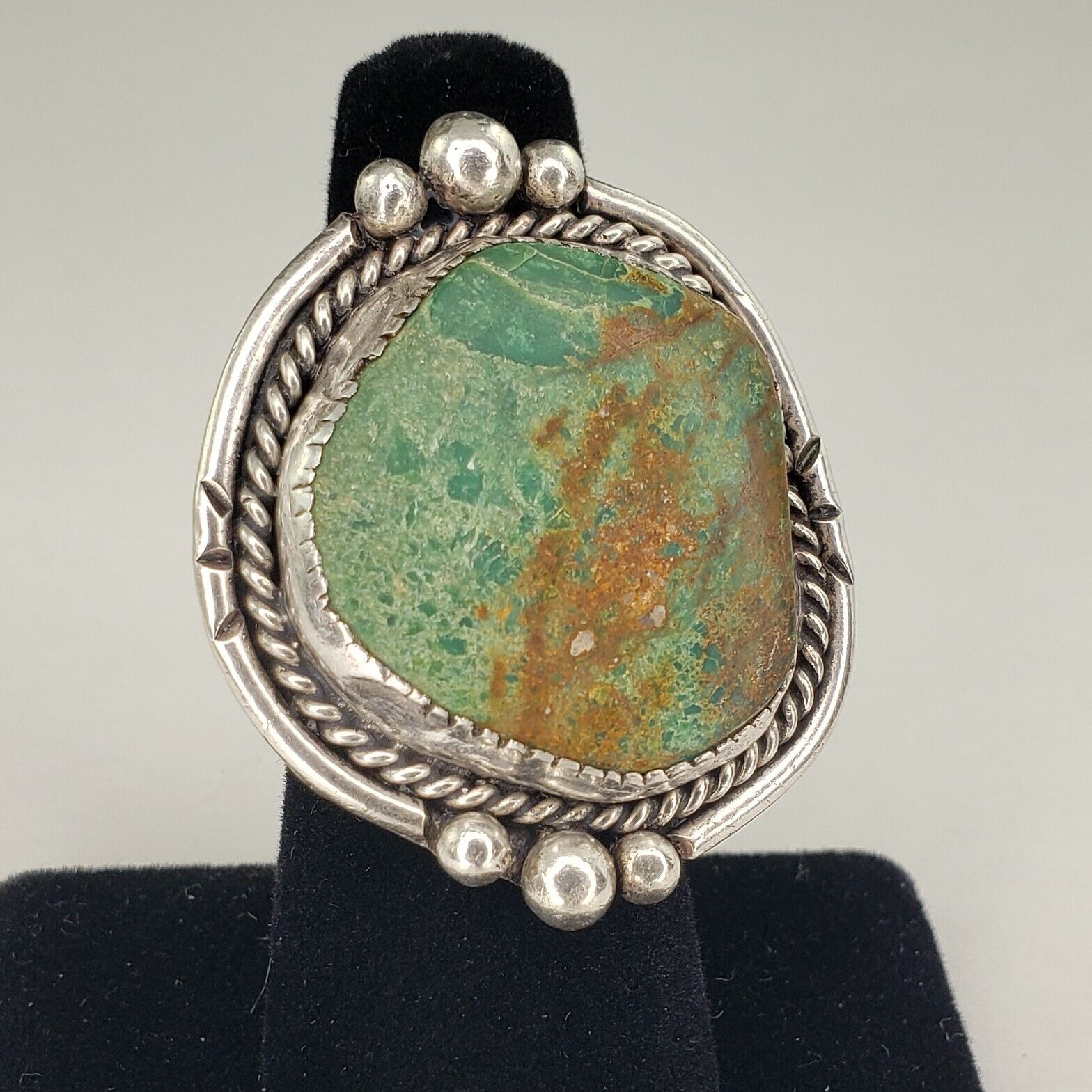 Sterling Silver Ring with Green Royston Turquoise Navajo 16.7g Size 5.75 [7000]