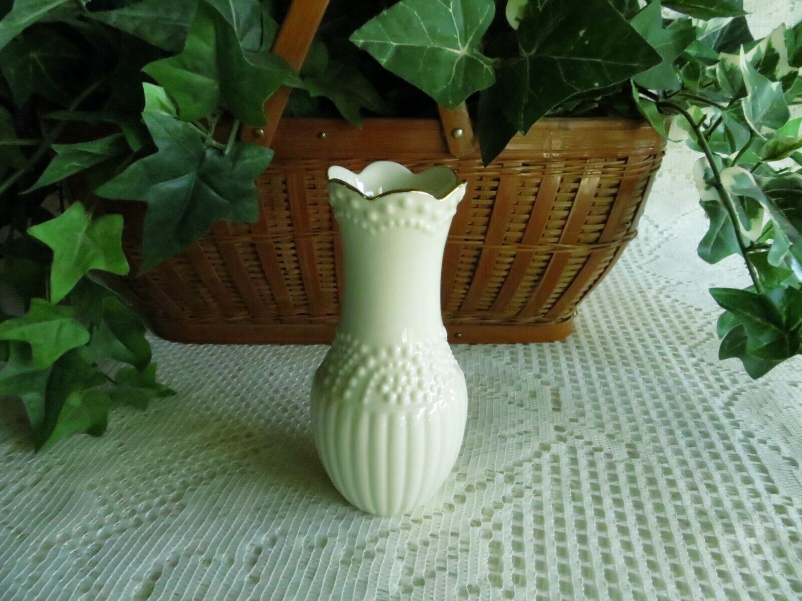 Lenox Classic Beaded Vase Scalloped Top Gold Trim 5