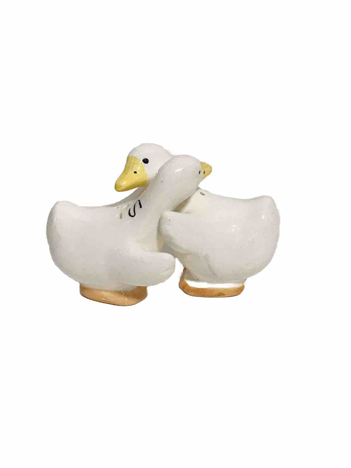 Vintage Hugging Geese Ducks Ceramic Salt & Pepper Shakers Set