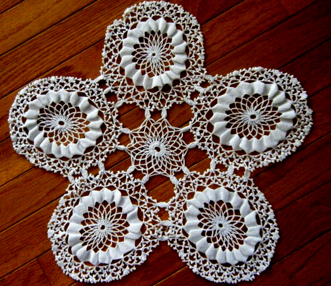 VICTORIAN 20S lace Doily h made IRISH CROCHET LACE ONE OF THE OLDEST DESIGN 16\