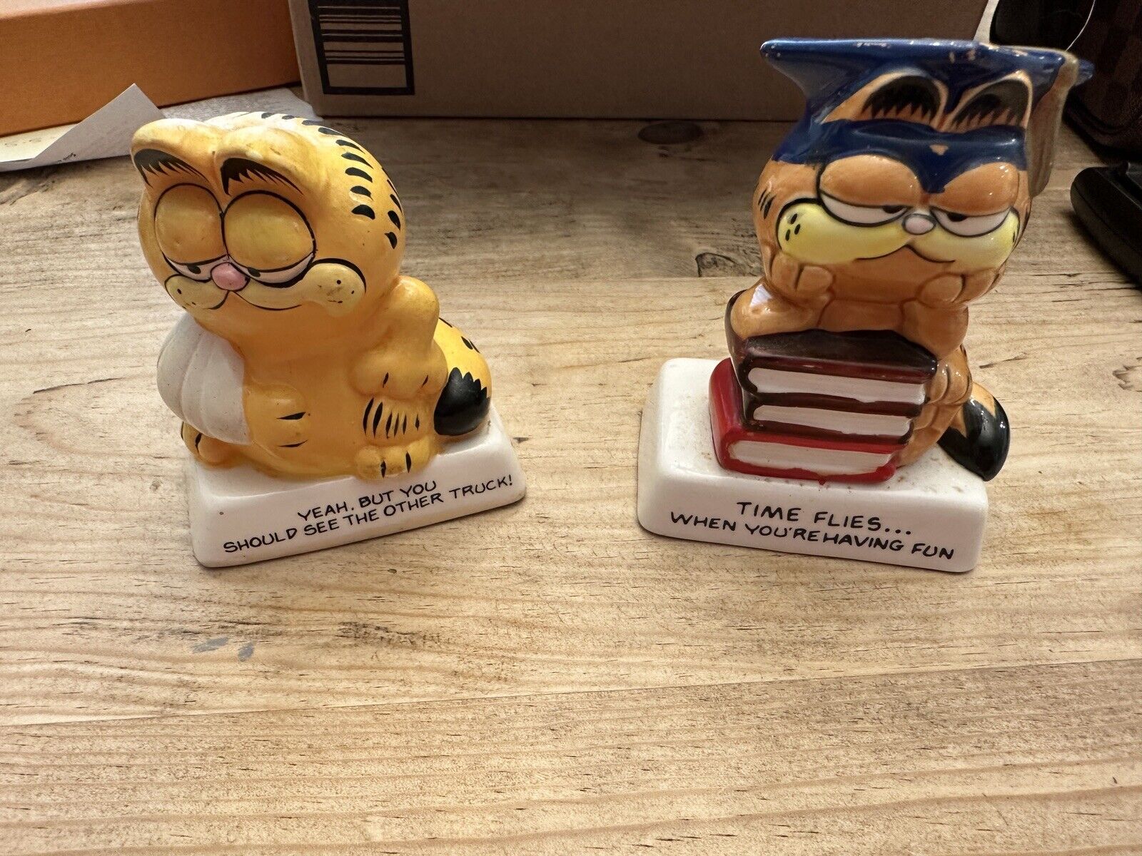 Enesco Vintage Garfield Figurines Ceramic Set Of 2