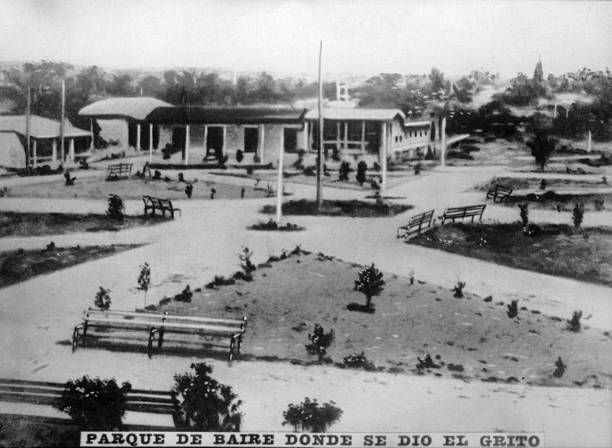 Baire Park. The young Saturnino Lora, on 24 February 1895 gathe - Cuba Old Photo