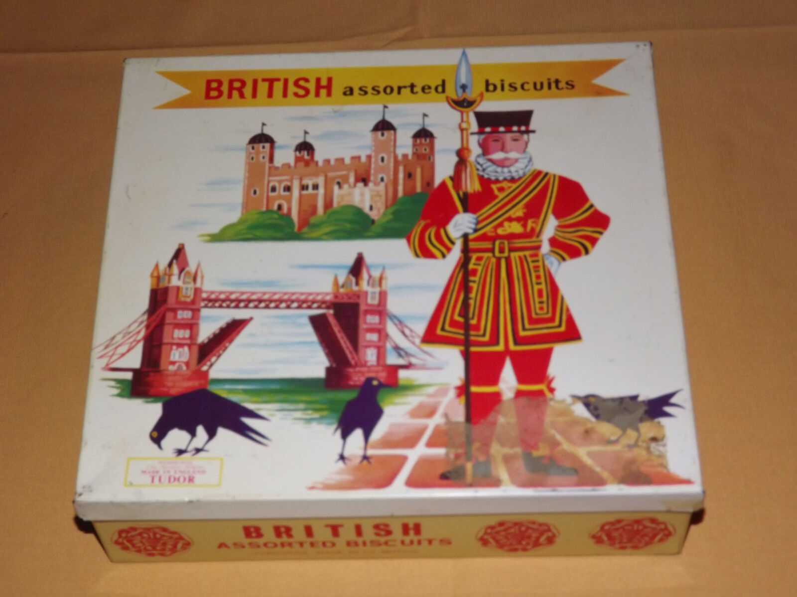 VINTAGE ADVERTISING MADE IN ENGLAND TUDOR BRITISH ASSORTED BISCUITS TIN