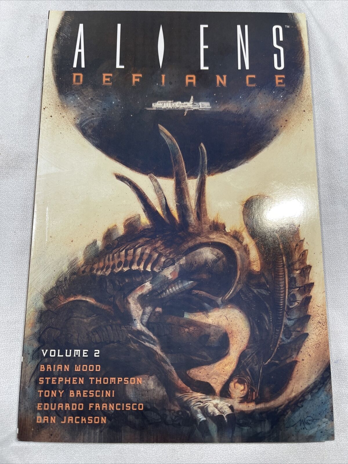 Aliens Defiance Volume 2 Trade Paperback by Brian Wood