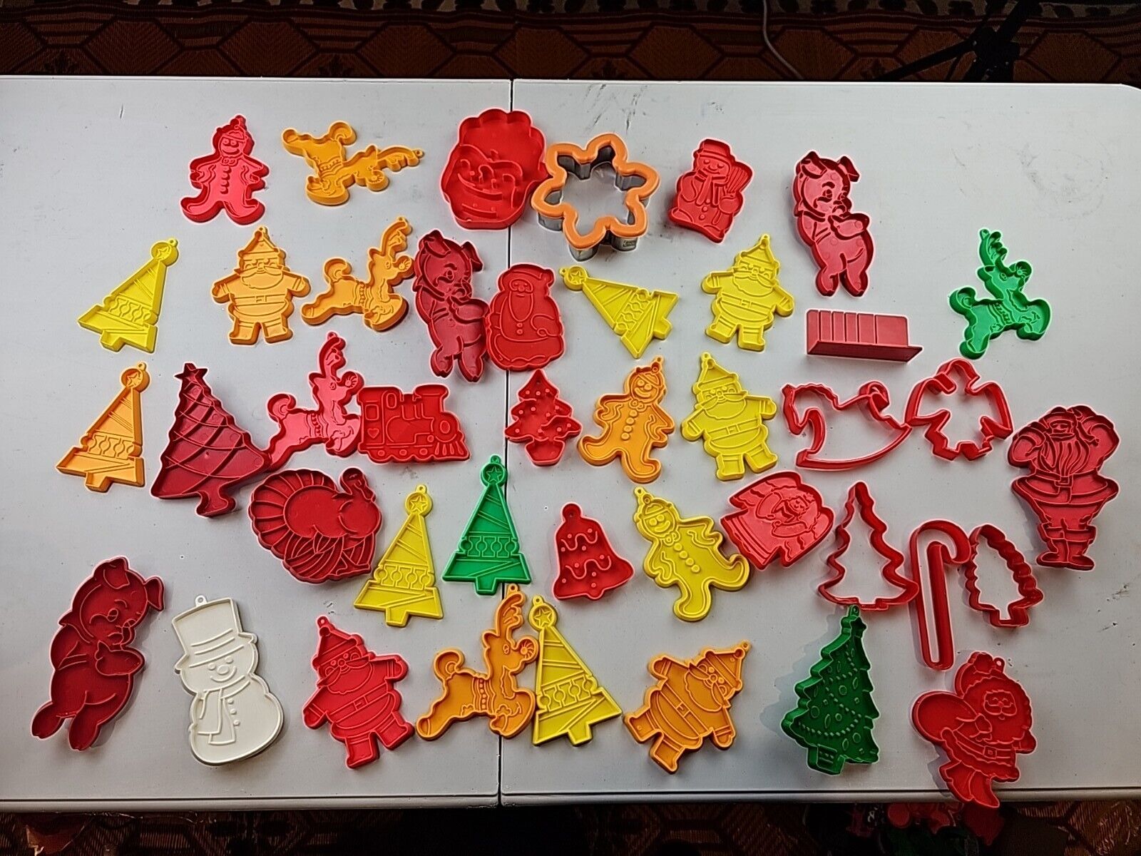 Vtg Christmas Fall Cookie Cutter Over 40 Pcs