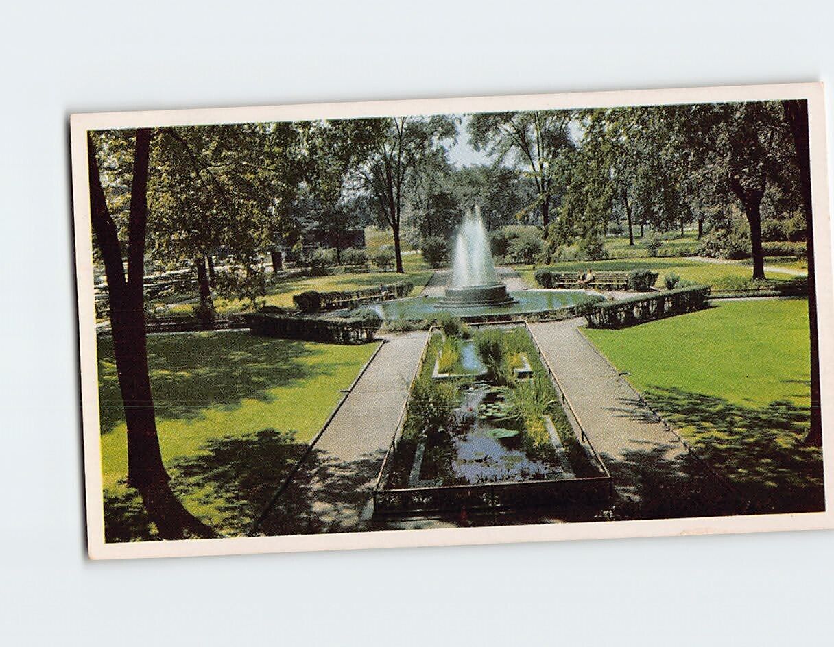 Postcard Kellogg Park and Fountain Battle Creek Michigan USA