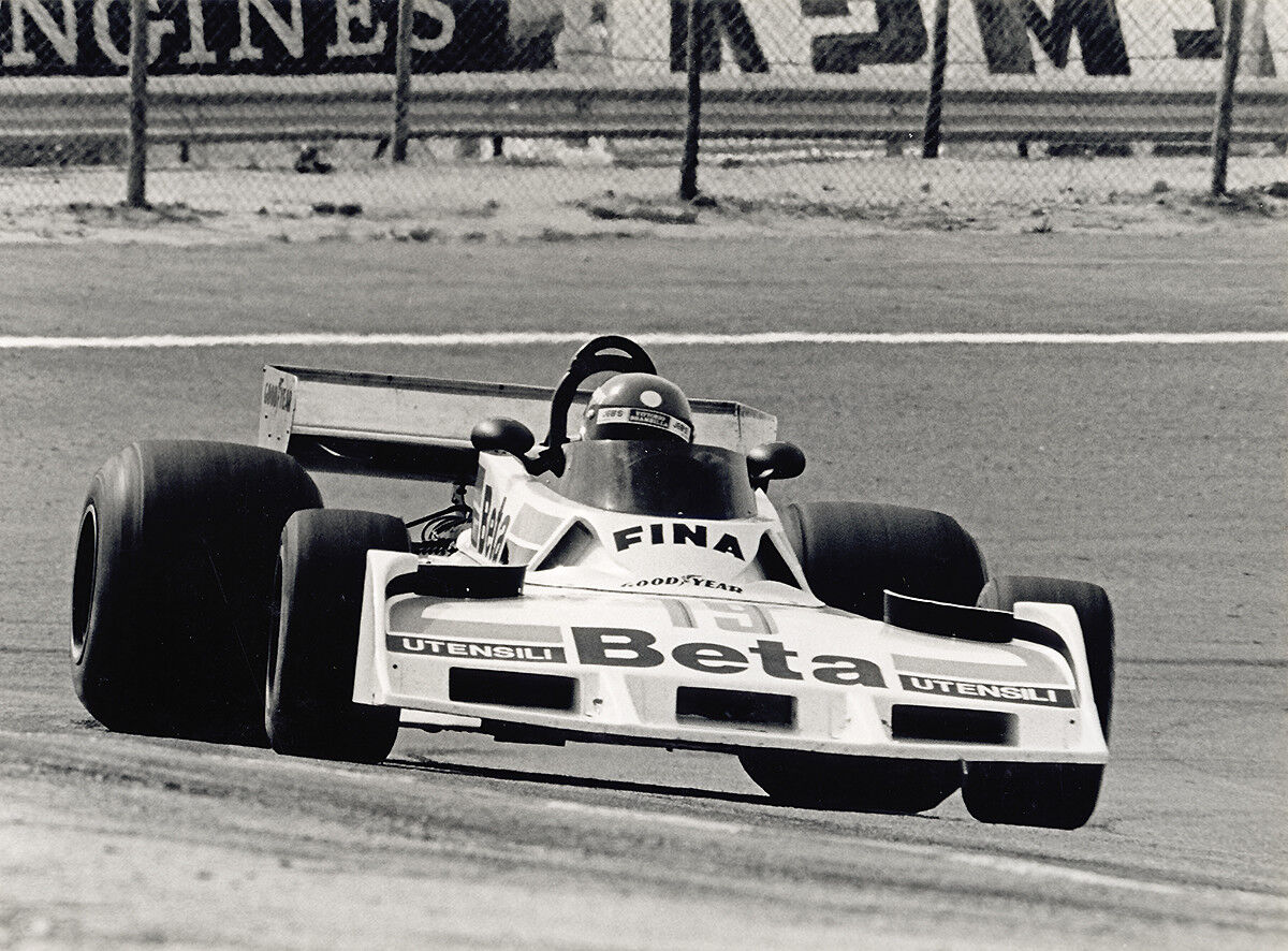 Surtees TS19. Slab. 1977 F1 GP Spain. Vintage Photo. L237
