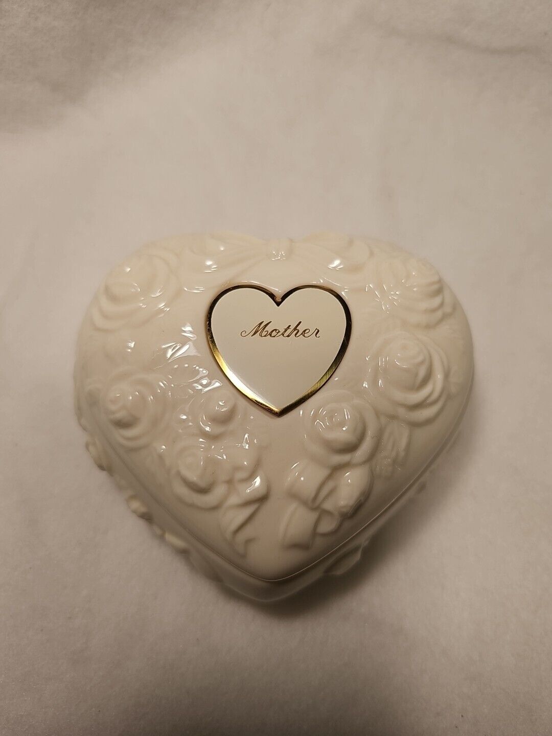 Vintage Porcelain Heart Jewelry/Trinket Box   \