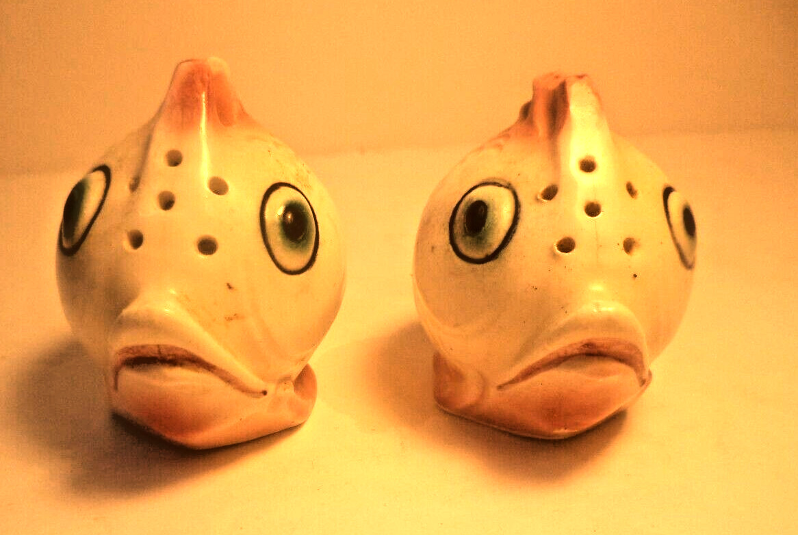 vintage salt & pepper shakers  little air brushed fishes something cute & Lovely