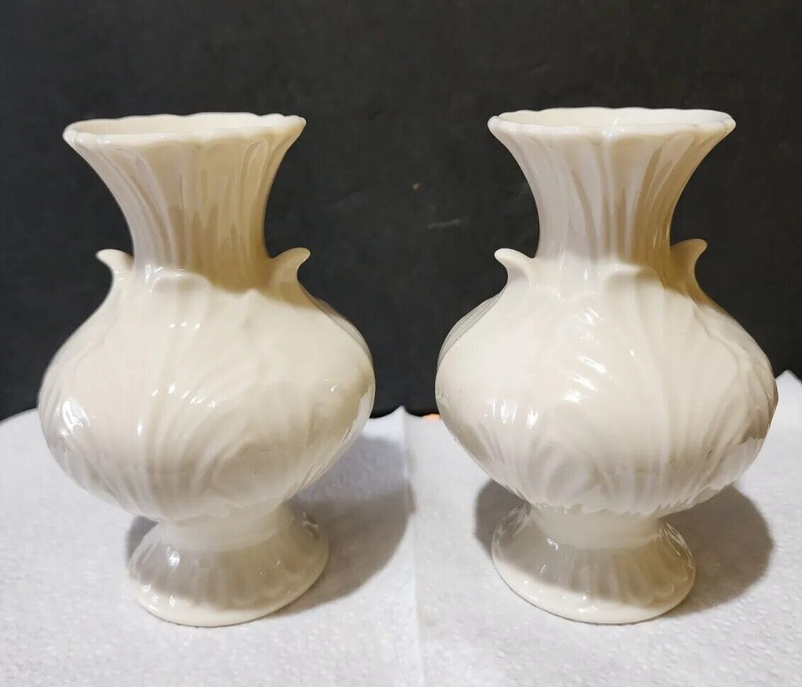 Lenox Embossed Leaf Design Cream Color Vase 4.5\