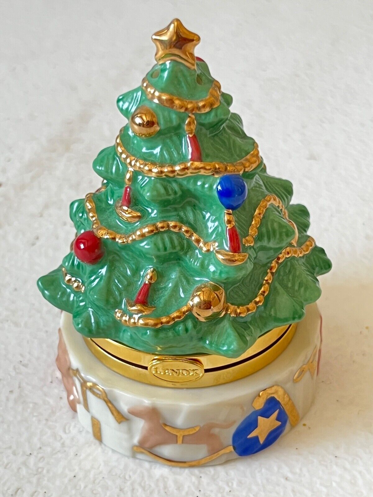 Lenox China Treasures Christmas Tree Hinged Trinket Box with Gold Accents