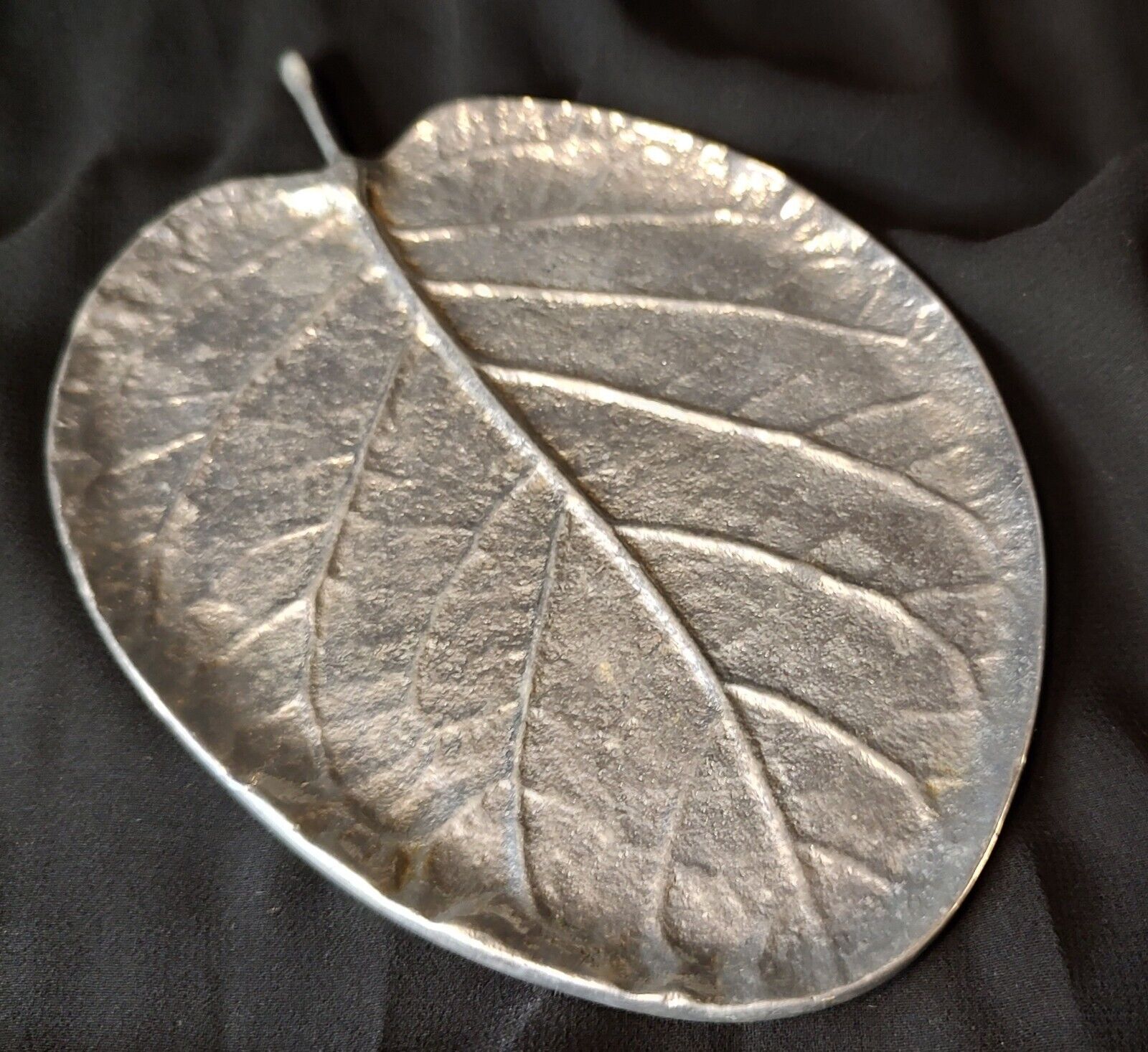 Michael Aram Botanical Leaf Trinket Tray Polished Aluminum 7.75 in x 5.5 in USA