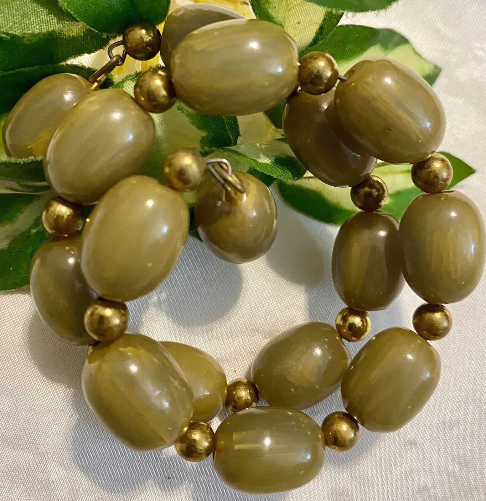 VTG Olive Green & Cream Corn Marble Swirl Gold-tone WRAP Bakelite Bracelet