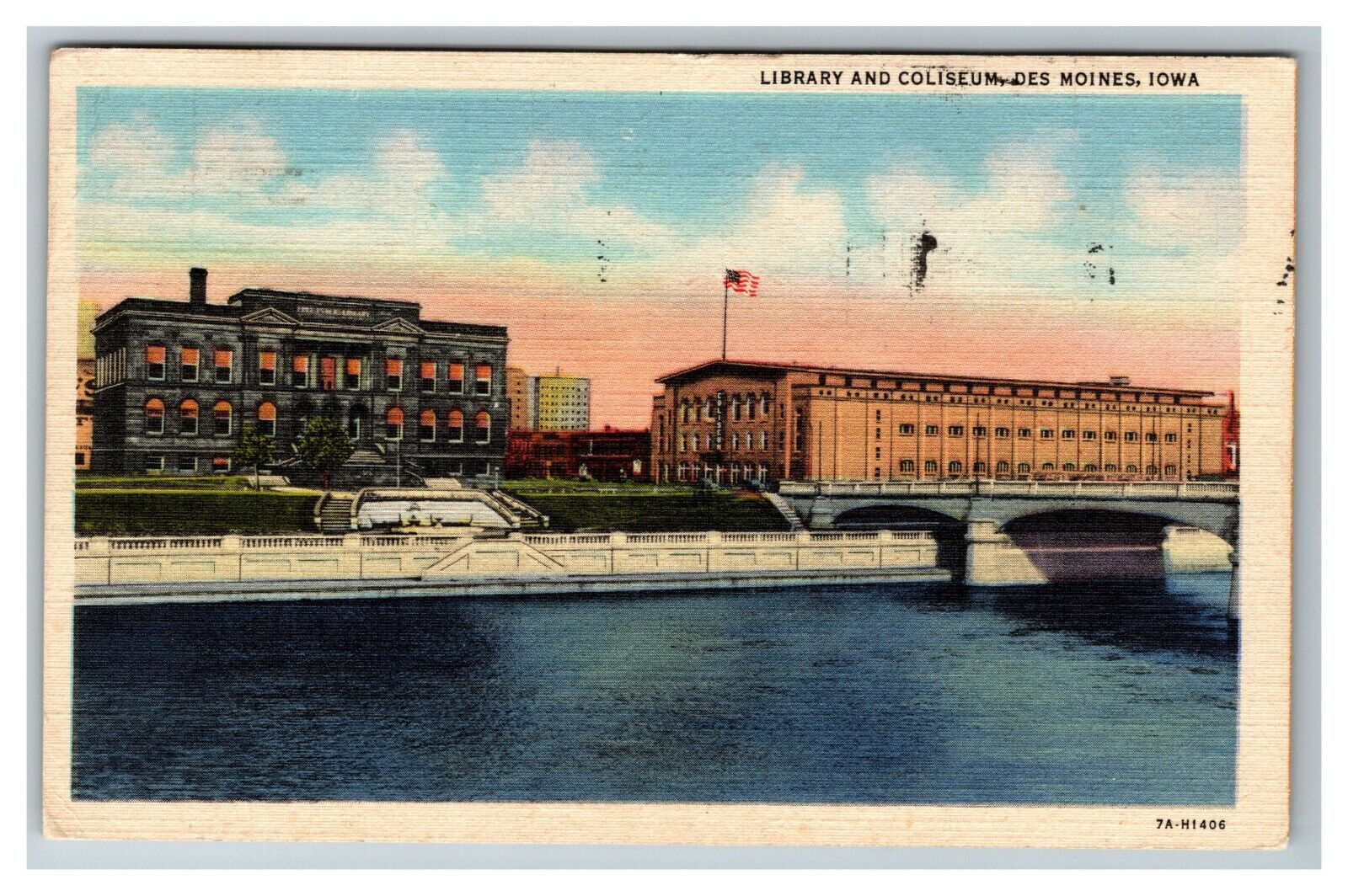 Library and Coliseum, Des Moines IA c1947 Vintage Postcard
