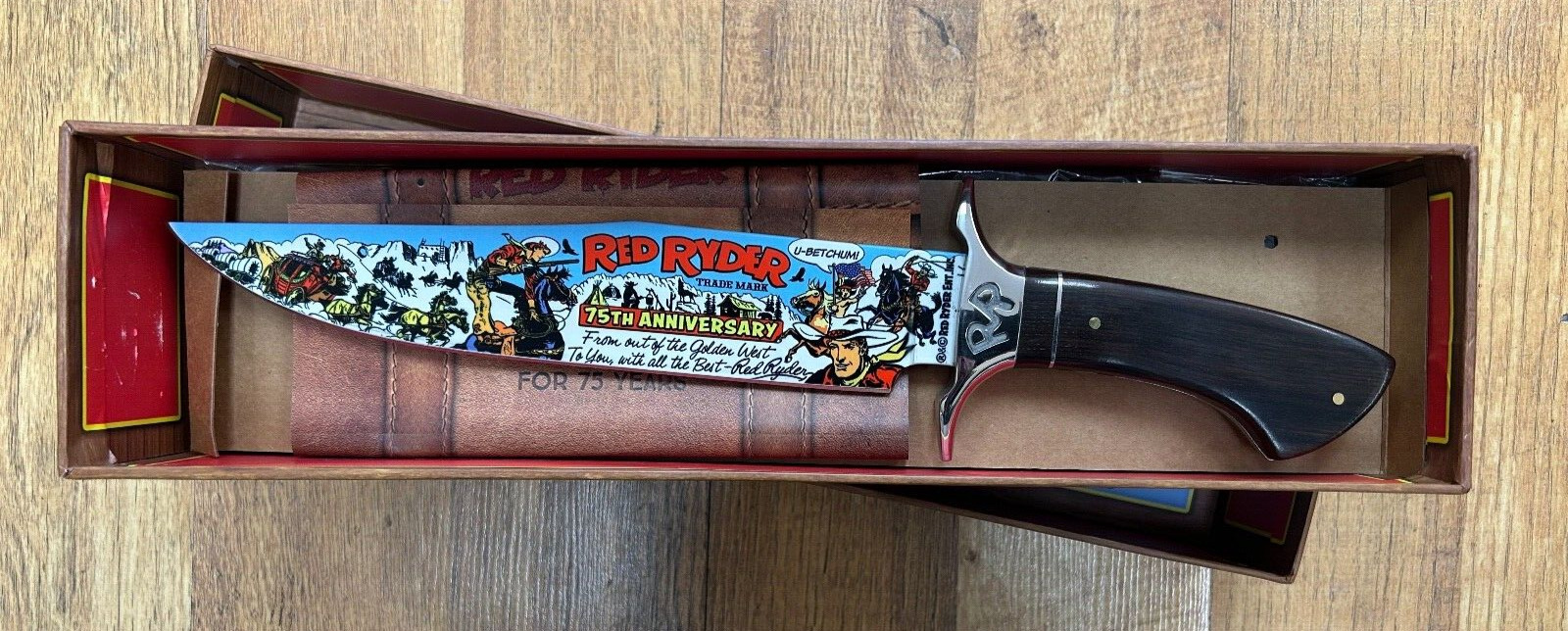 Red Ryder RR3 75th Anniversary Fixed Blade Bowie Knife With Stand & Box