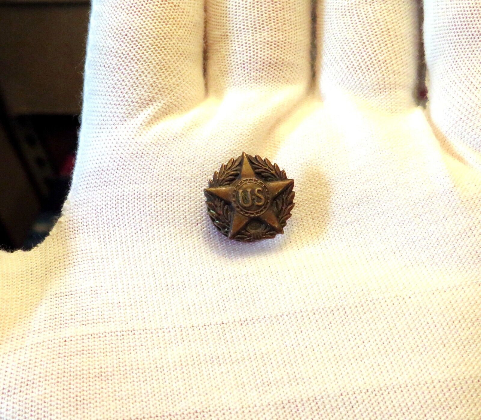 Vintage WWI WW1 Bronze Tone Metal U.S. Star & Wreath Military Soldier Stud Pin