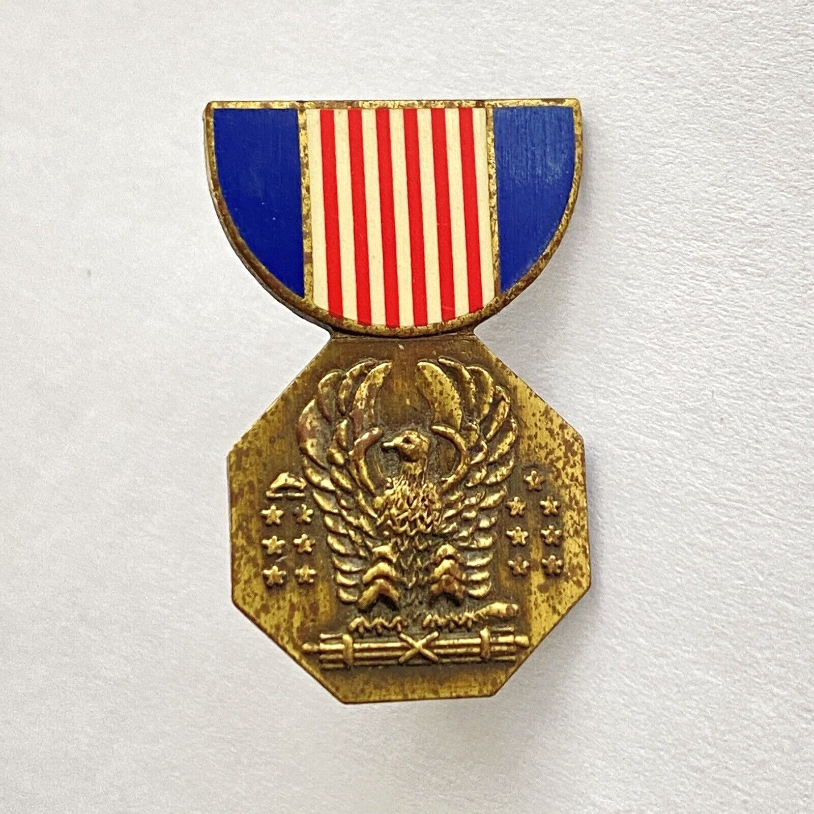 Vintage US Army Soldier’s Medal Distinguished Heroism Hat Pin 1.2” Dual Pinback